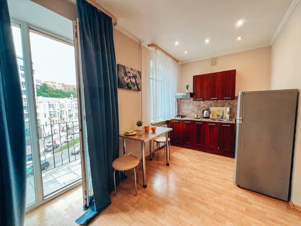 Apartment On Baseina Street Kiev Bagian luar foto